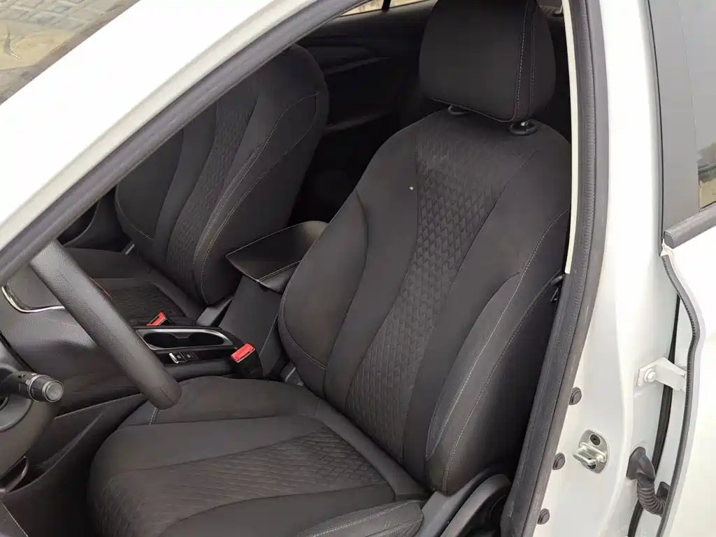 Roewe i5 — фото 14