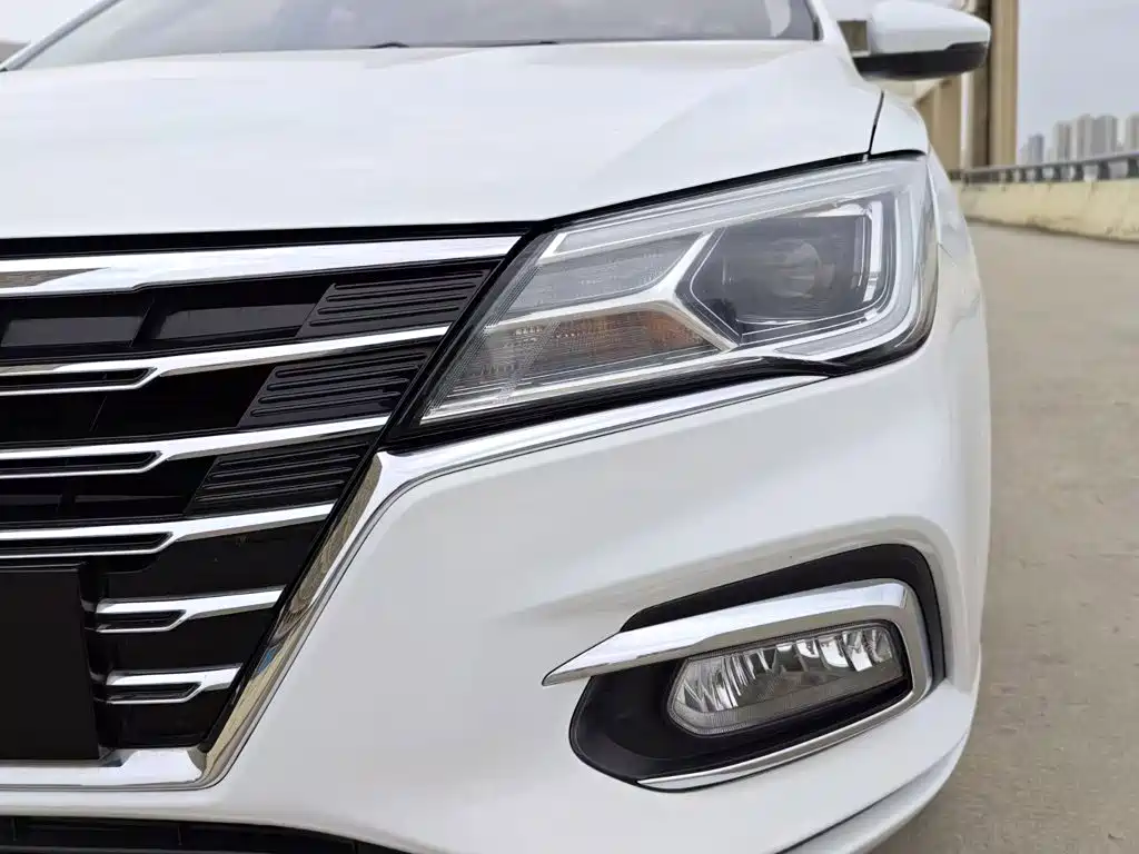 Roewe i5 — фото 3