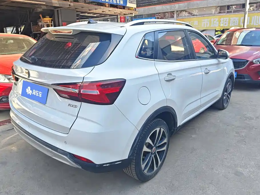 Roewe RX3 — фото 3