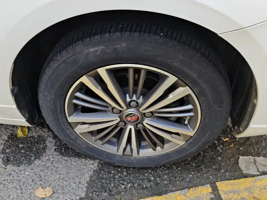 Roewe i5 — фото 5