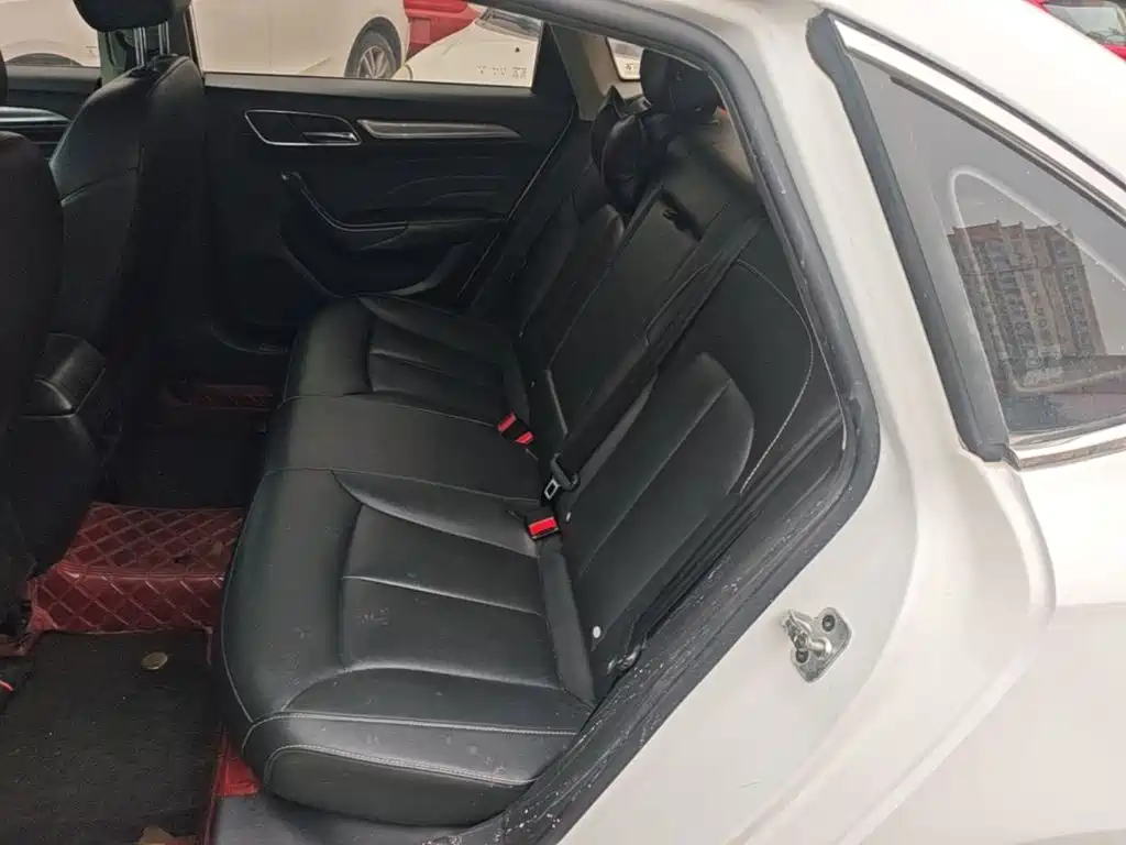 Roewe i6 Classic — фото 13