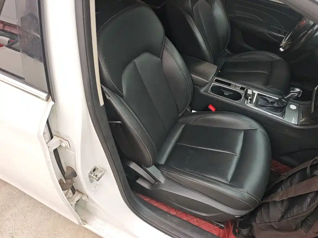 Roewe i6 Classic — фото 20