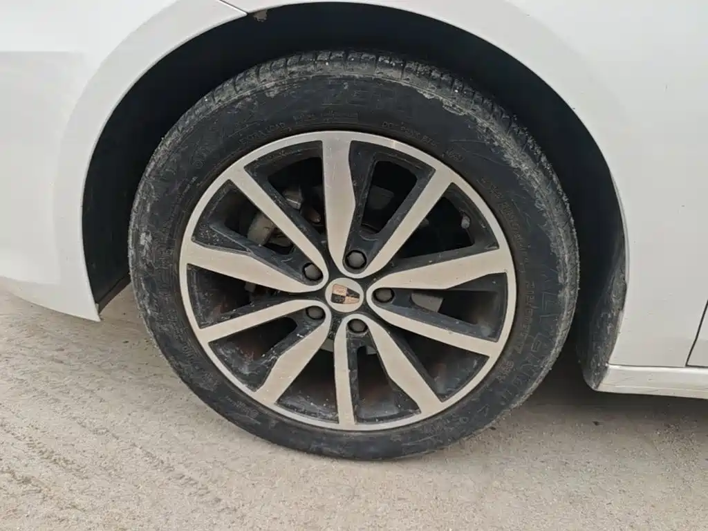 Roewe i6 Classic — фото 25