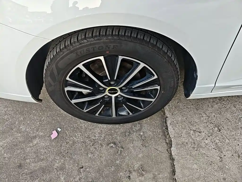 Roewe i5 — фото 23