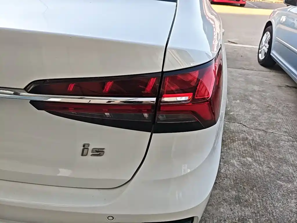 Roewe i5 — фото 8