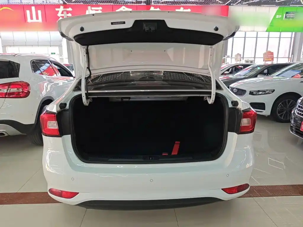 Roewe i5 — фото 19