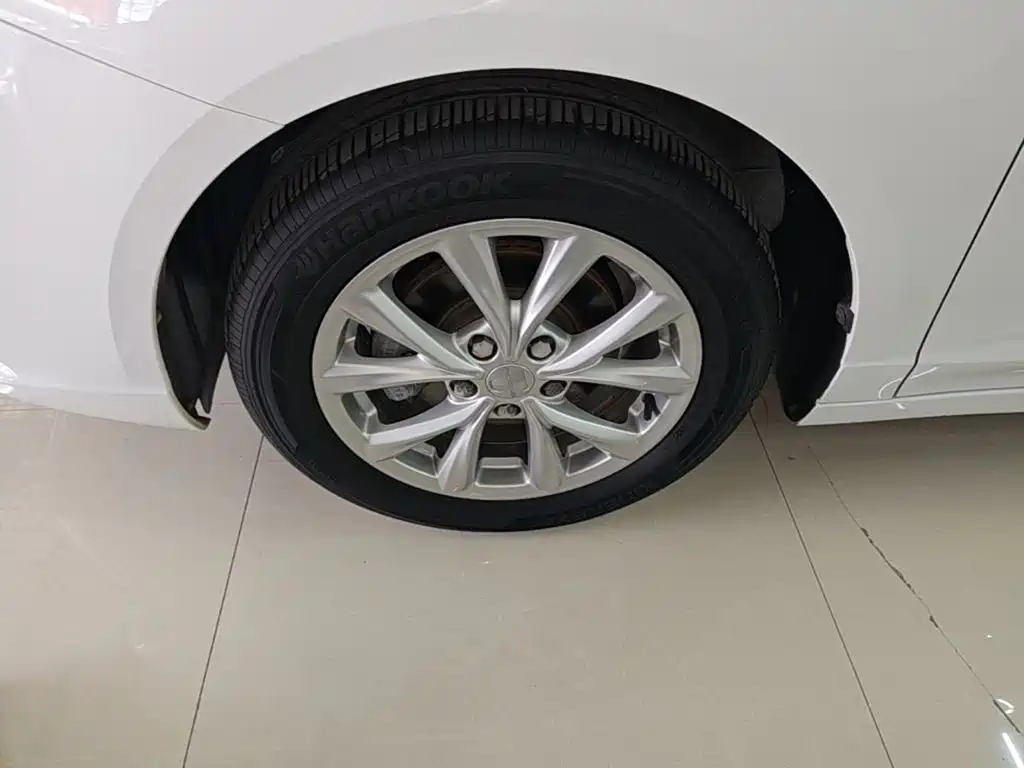 Roewe i5 — фото 23