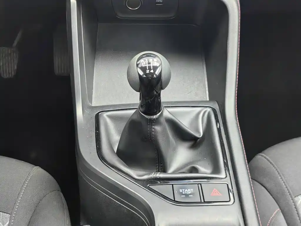Roewe i5 — фото 13