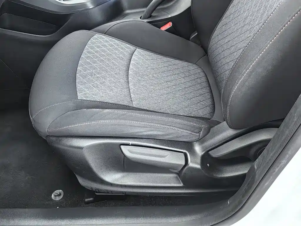 Roewe i5 — фото 20