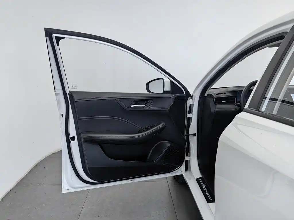Roewe i5 — фото 8