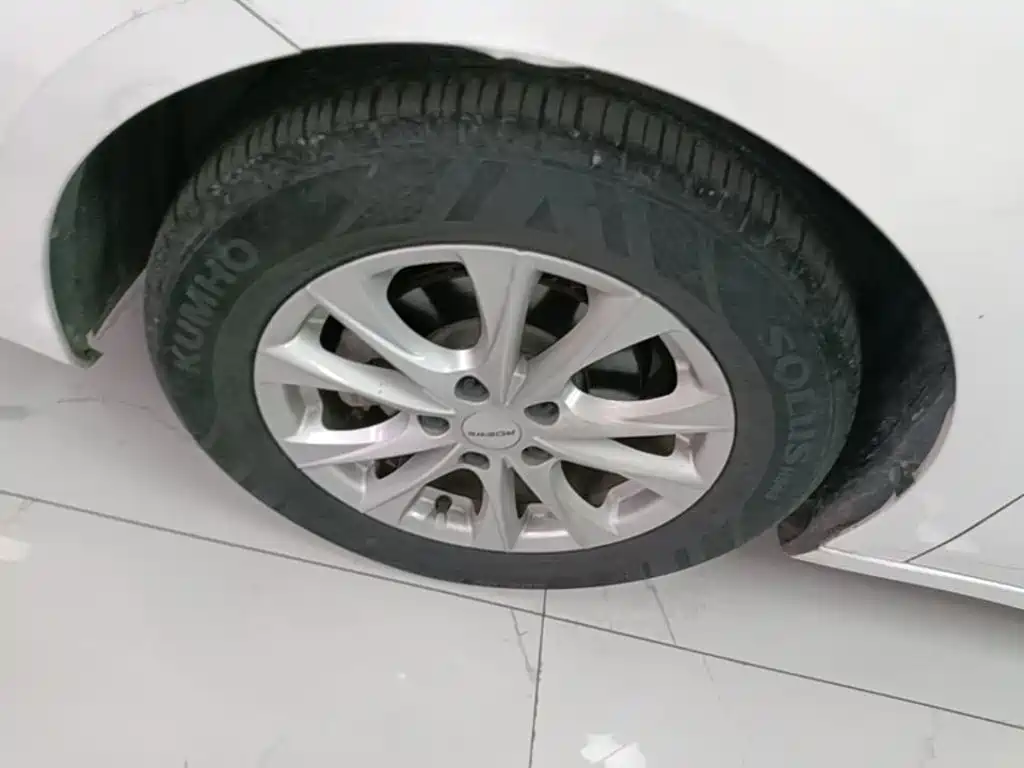 Roewe i5 — фото 23