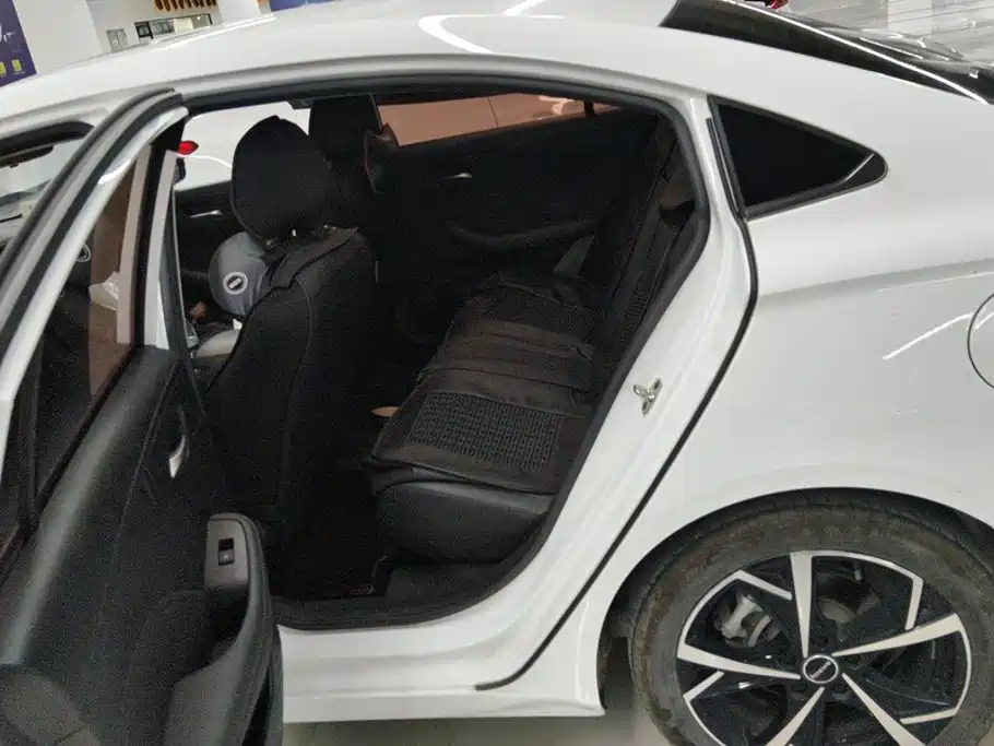 Roewe i5 — фото 11