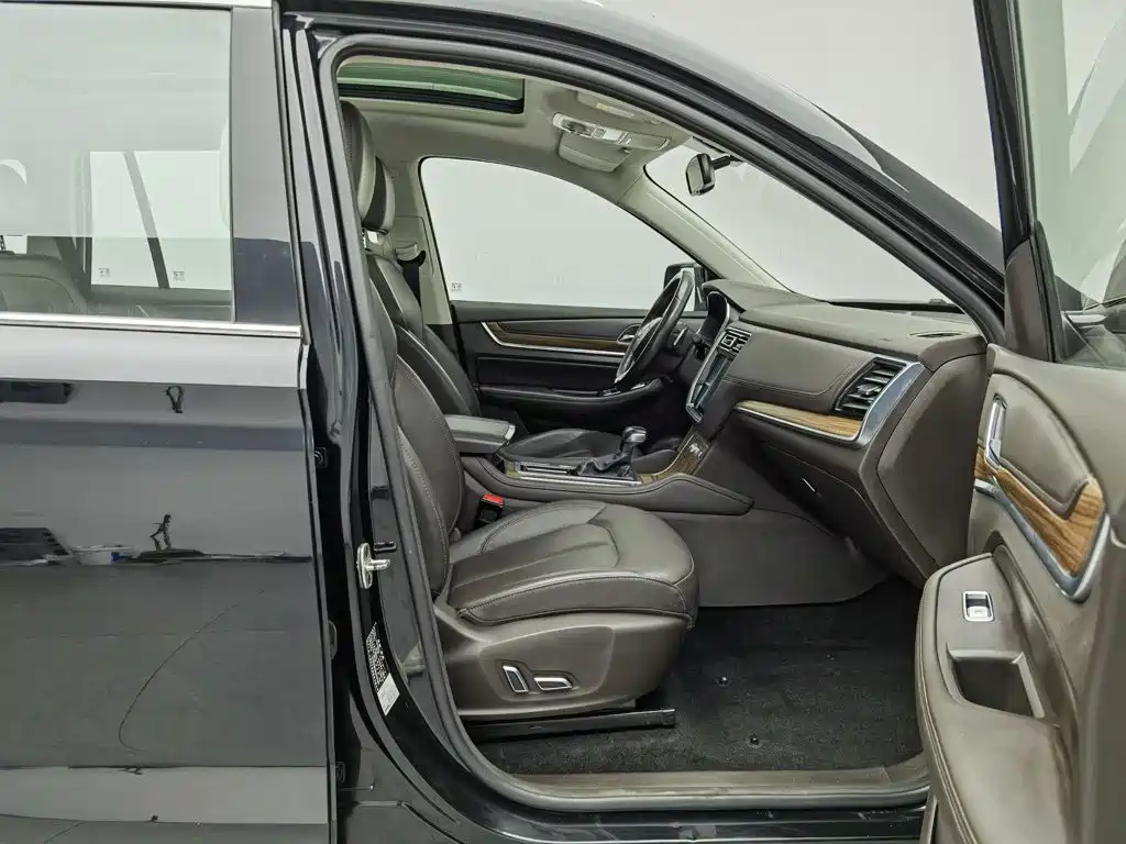 Roewe RX8 — фото 23