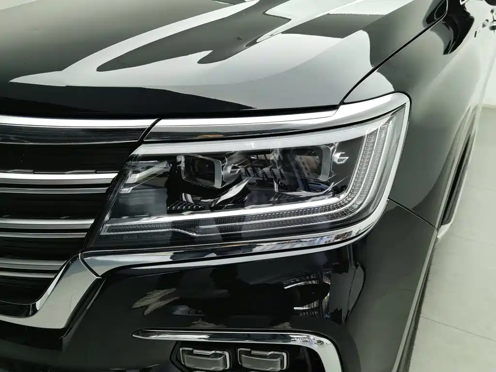 Roewe RX8 — фото 7