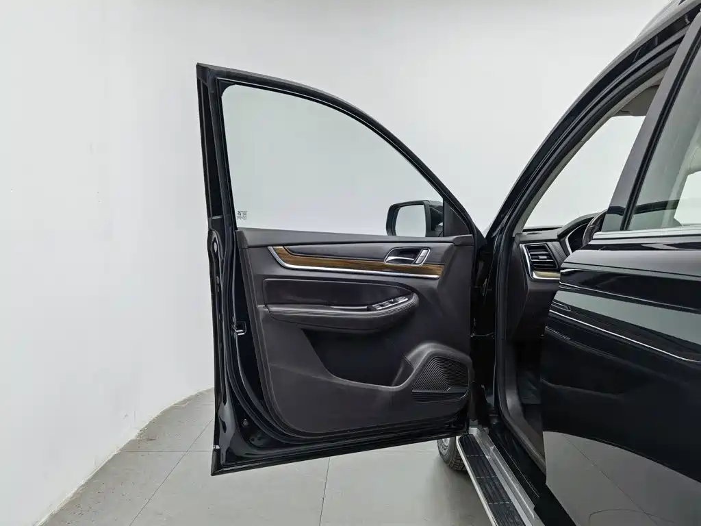 Roewe RX8 — фото 8