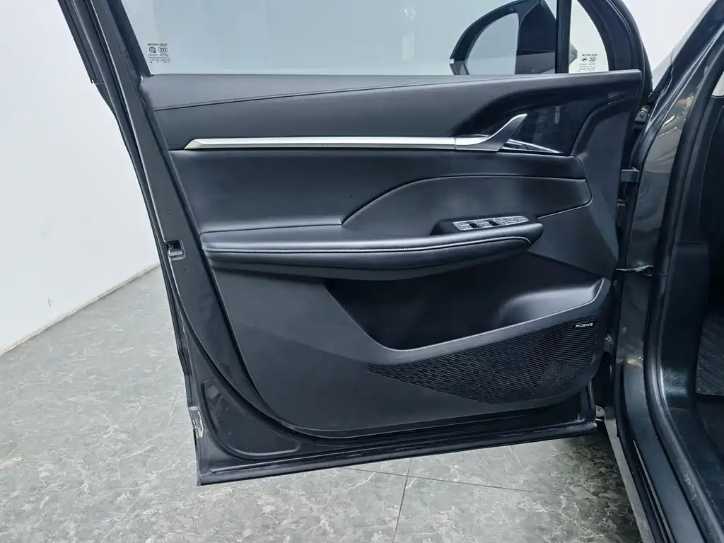 Roewe RX5 MAX — фото 19