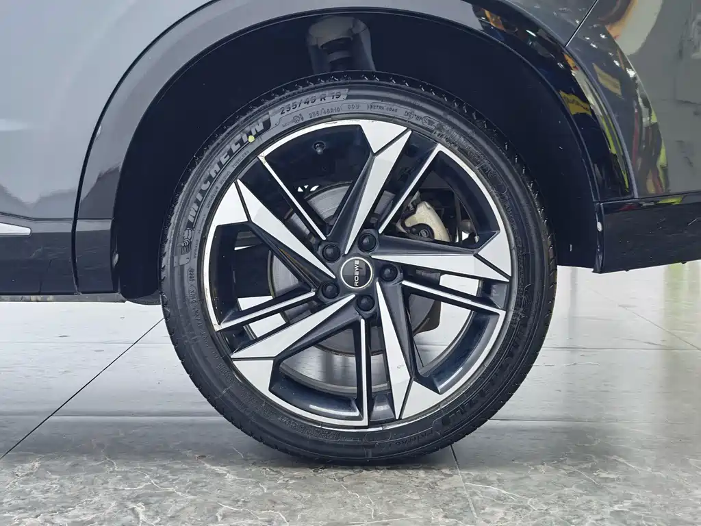 Roewe RX5 MAX — фото 9