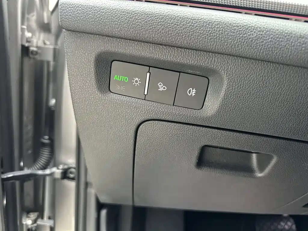 Skoda Octavia — фото 11