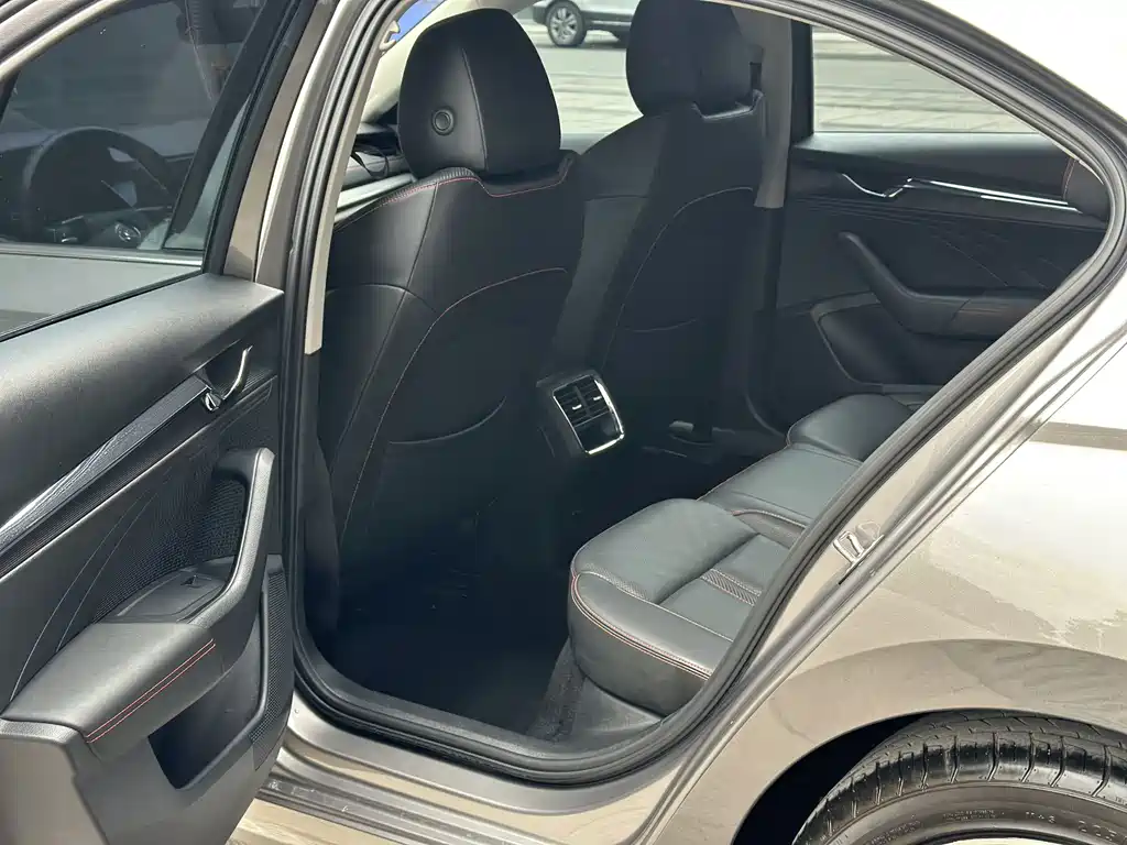 Skoda Octavia — фото 18