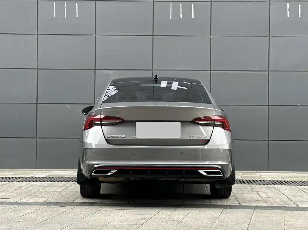 Skoda Octavia — фото 8