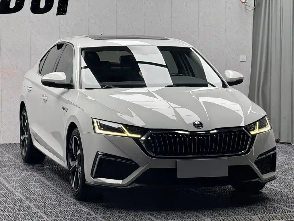 Skoda Octavia — фото 2