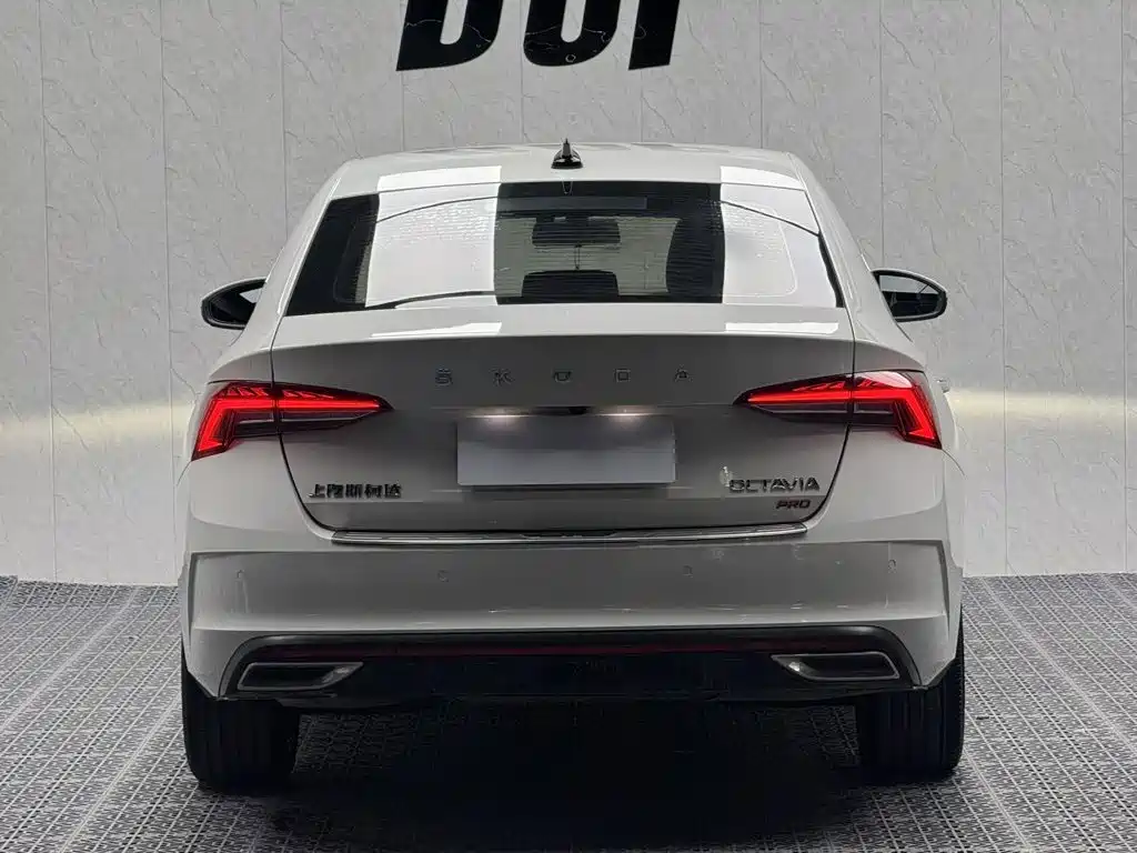 Skoda Octavia — фото 4