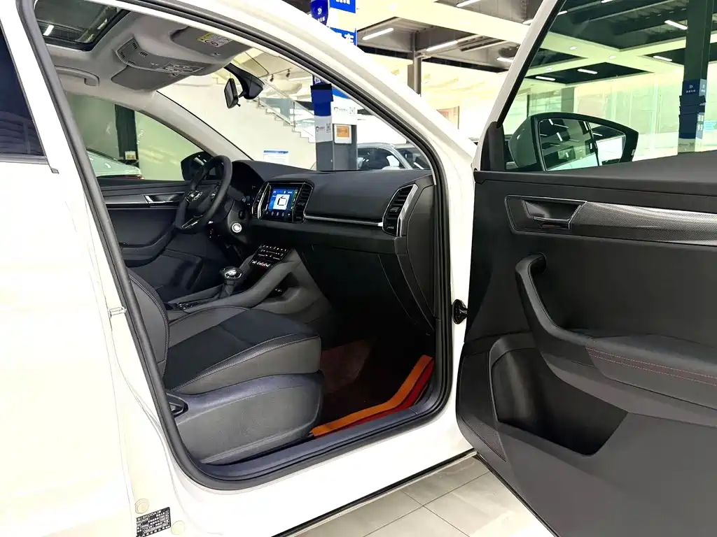 Skoda Karoq — фото 10