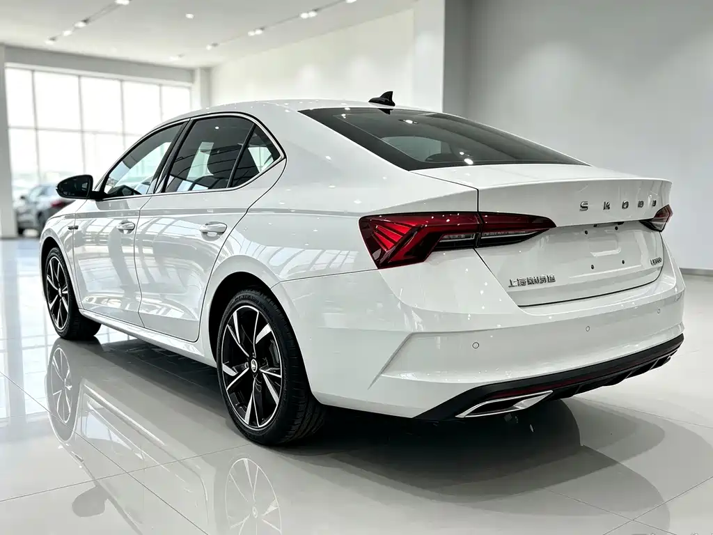 Skoda Octavia — фото 6