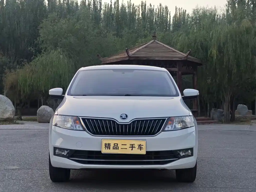 Skoda Rapid — фото 2