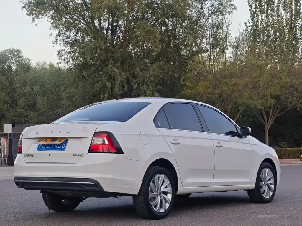 Skoda Rapid — фото 7