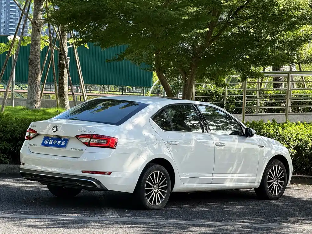 Skoda Octavia — фото 15