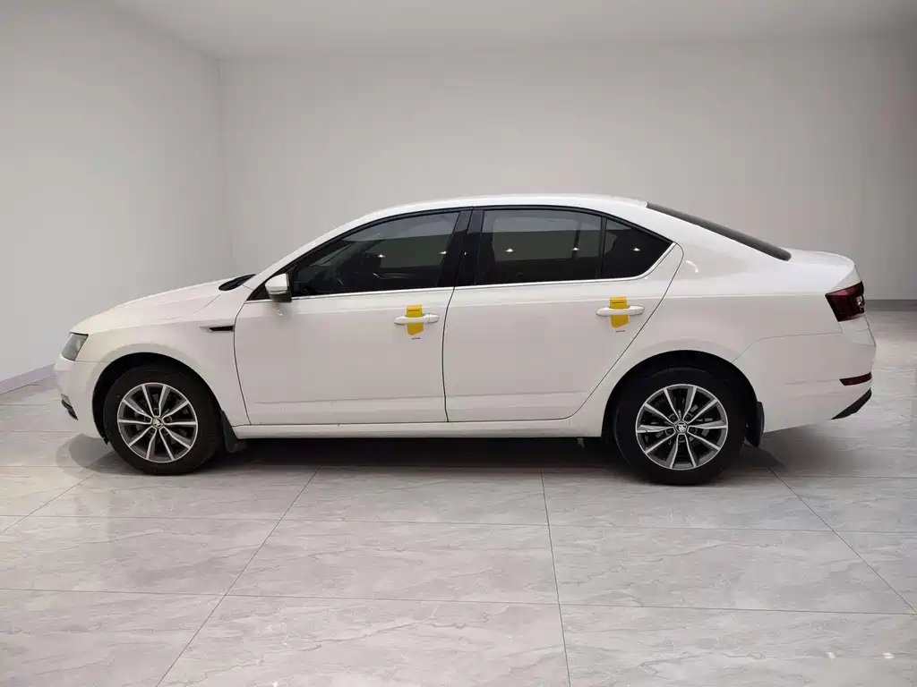 Skoda Octavia — фото 4