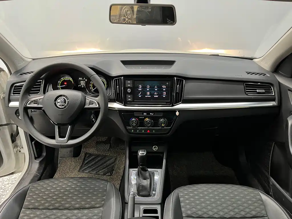 Skoda Kamiq — фото 10