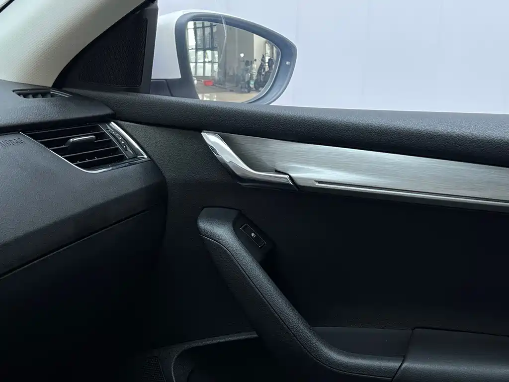 Skoda Octavia — фото 13