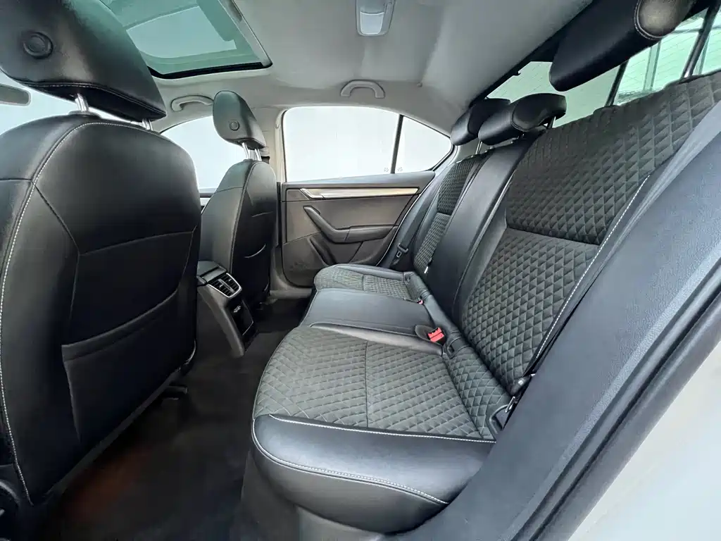 Skoda Octavia — фото 19