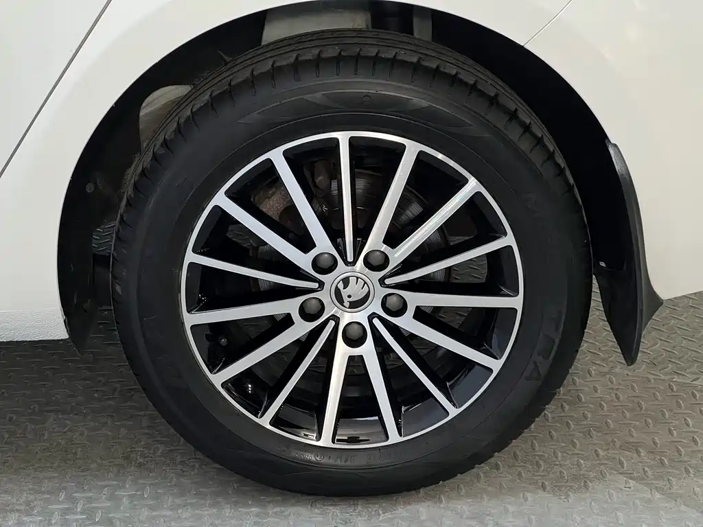 Skoda Octavia — фото 23