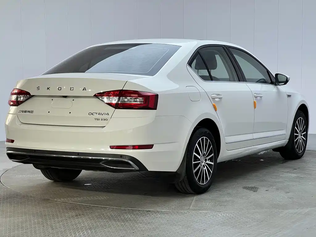 Skoda Octavia — фото 26