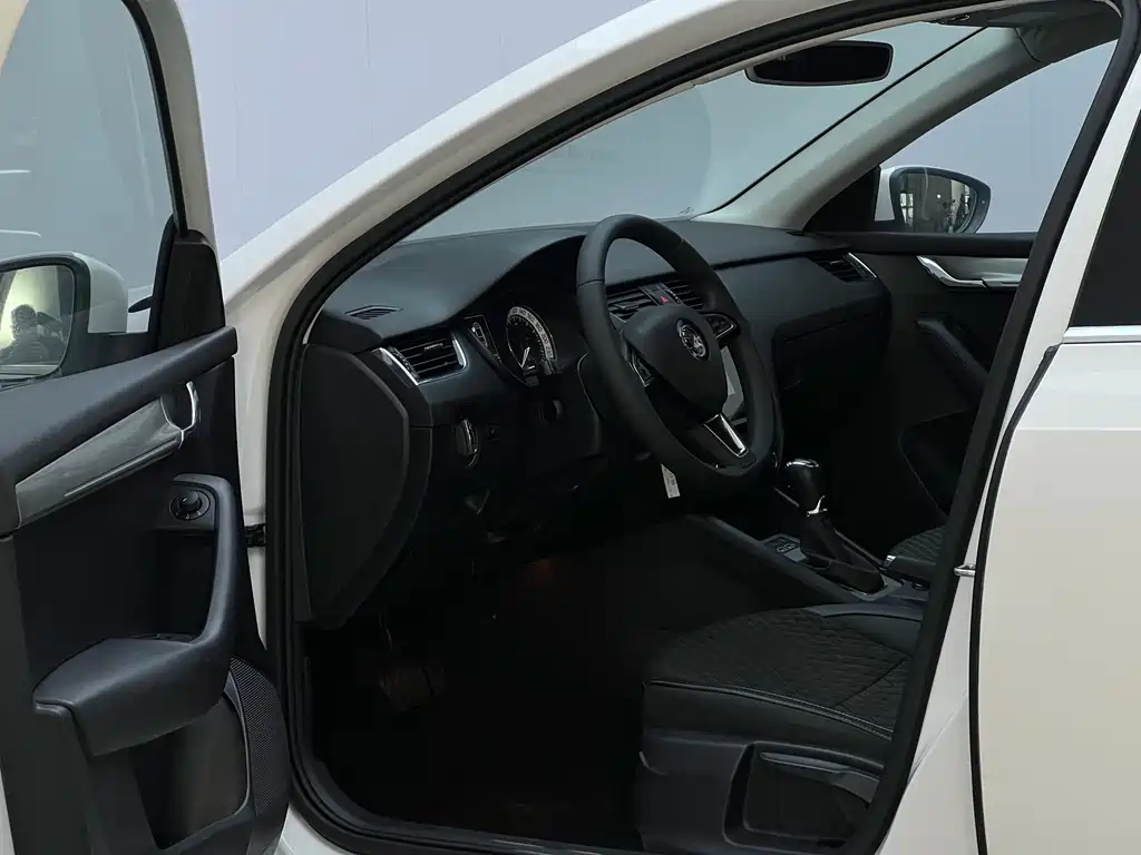 Skoda Octavia — фото 8
