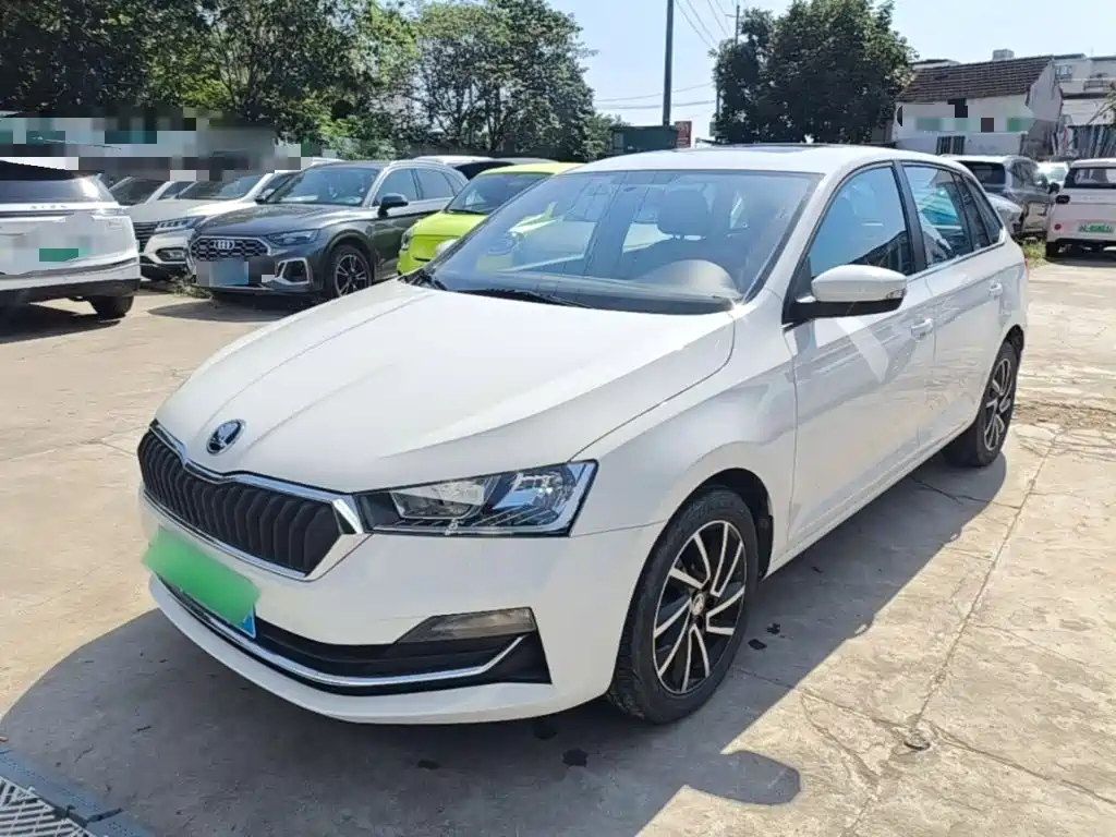 Skoda Rapid Spaceback — фото 2