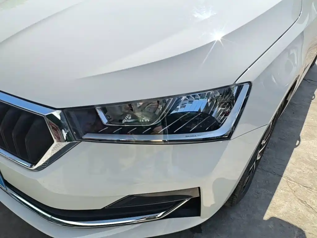 Skoda Rapid Spaceback — фото 24