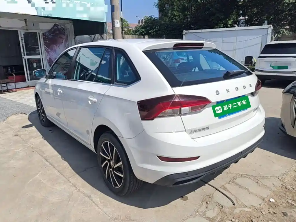 Skoda Rapid Spaceback — фото 5