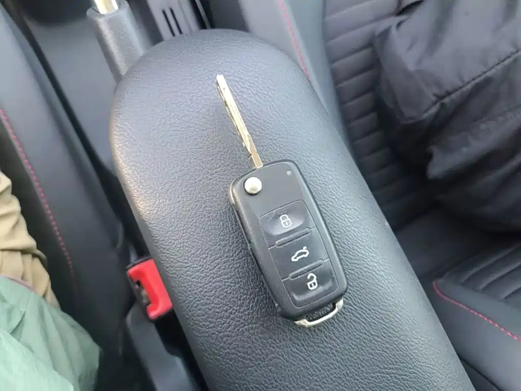 Skoda Rapid Spaceback — фото 9