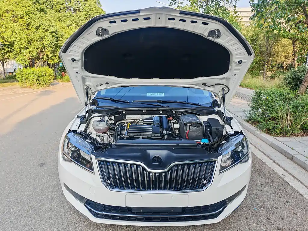 Skoda Superb — фото 6