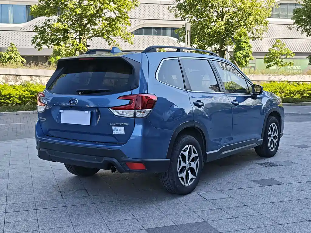 Subaru Forester — фото 4