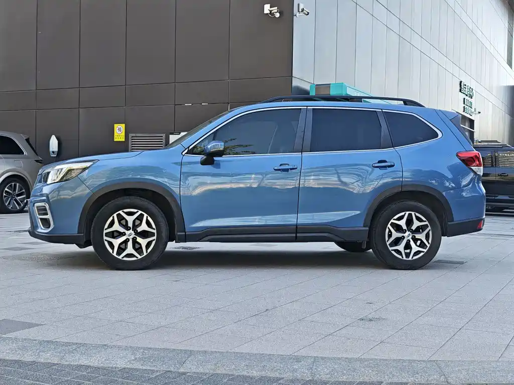 Subaru Forester — фото 9