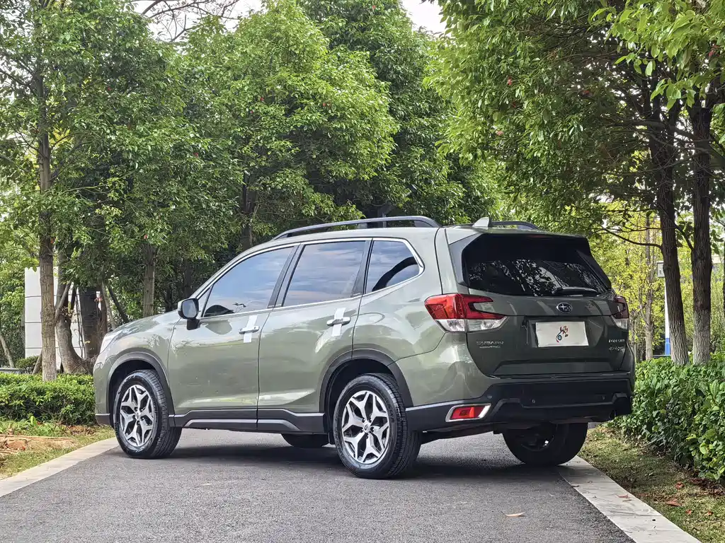 Subaru Forester — фото 7