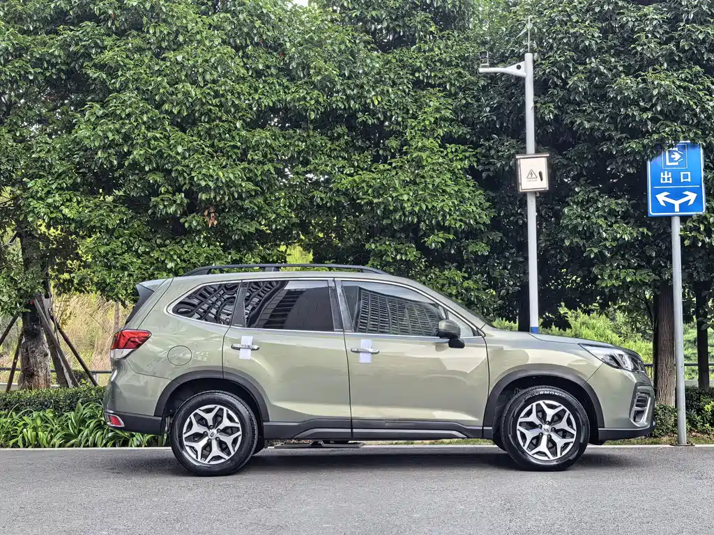 Subaru Forester — фото 8