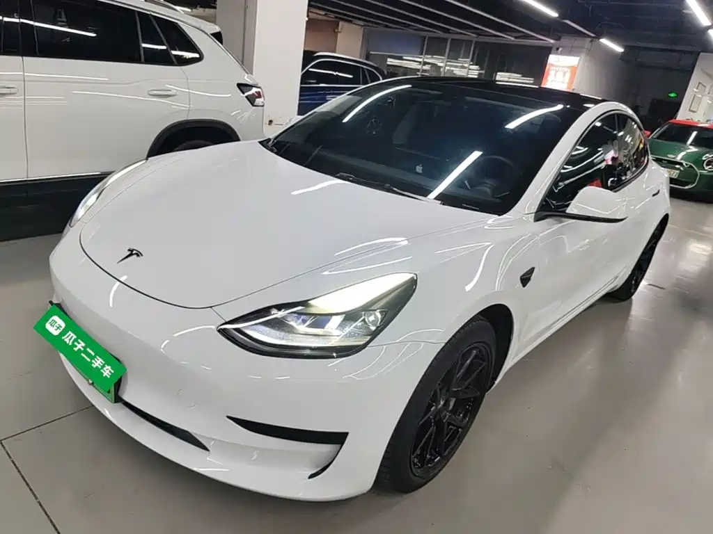 Tesla Model 3 — фото 2