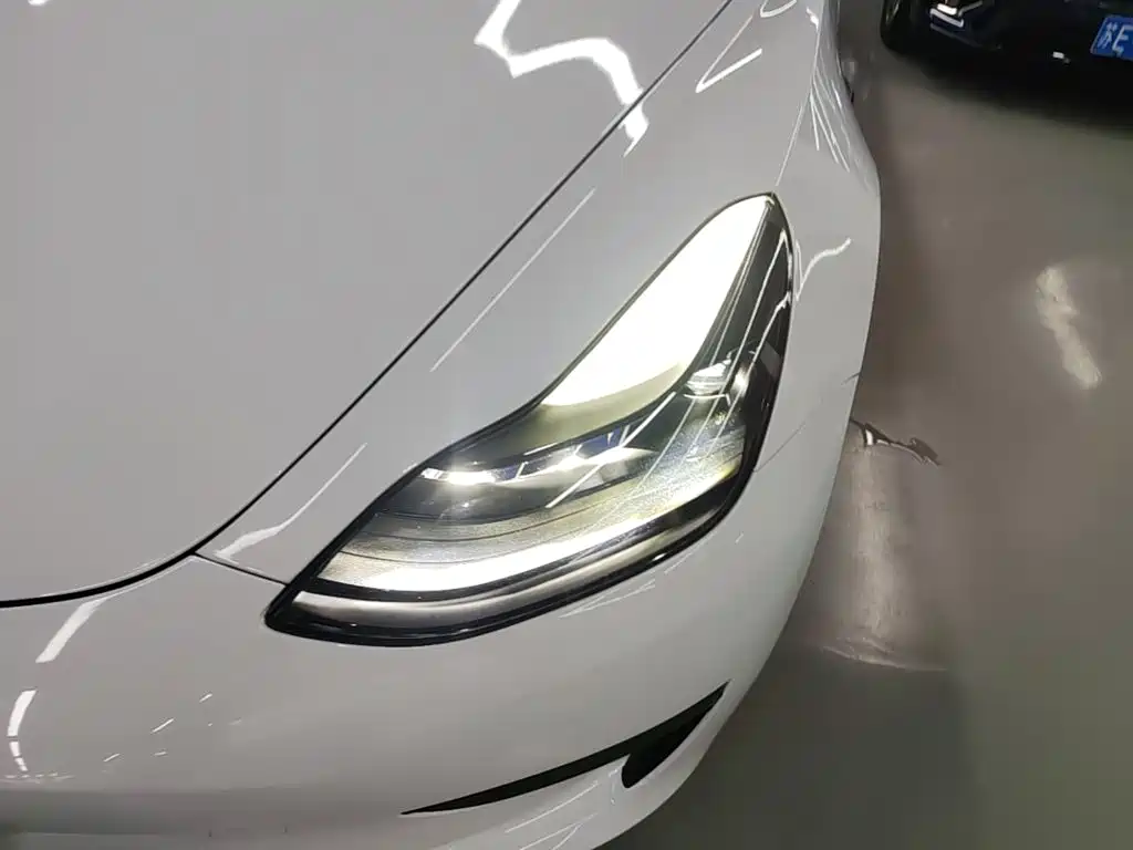 Tesla Model 3 — фото 24