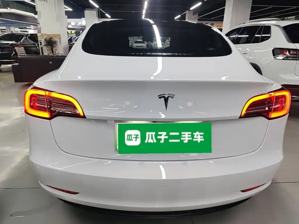 Tesla Model 3 — фото 6